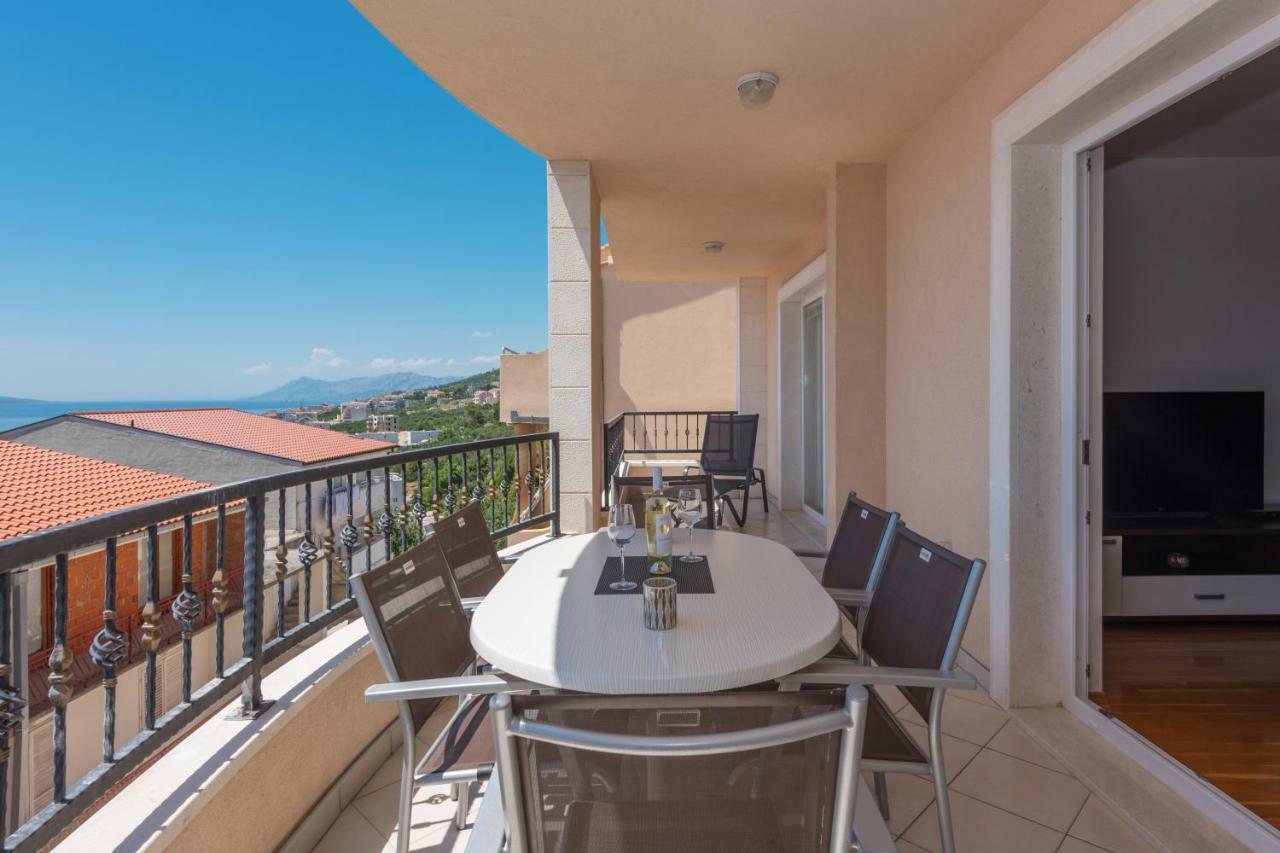 Apartments Naja Makarska Bagian luar foto