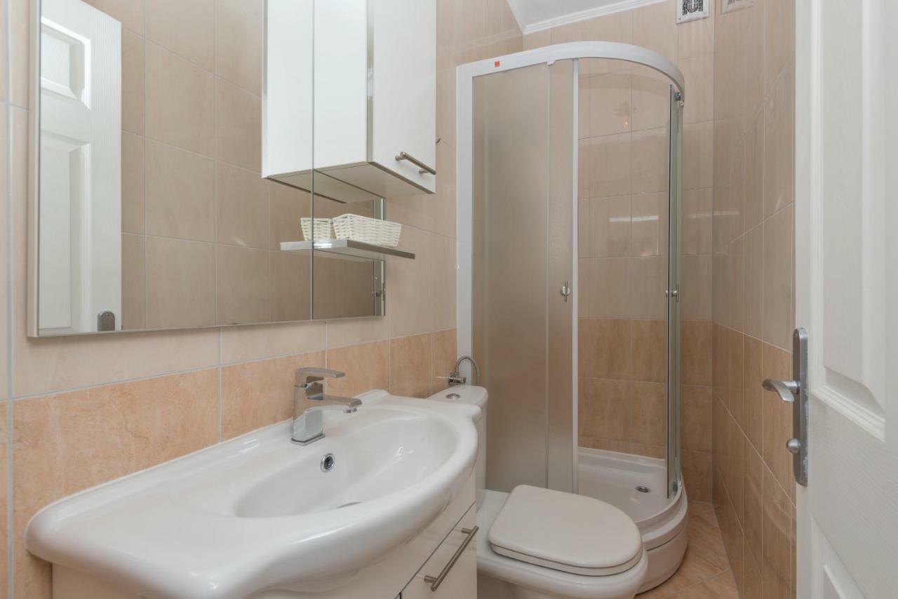 Apartments Naja Makarska Bagian luar foto