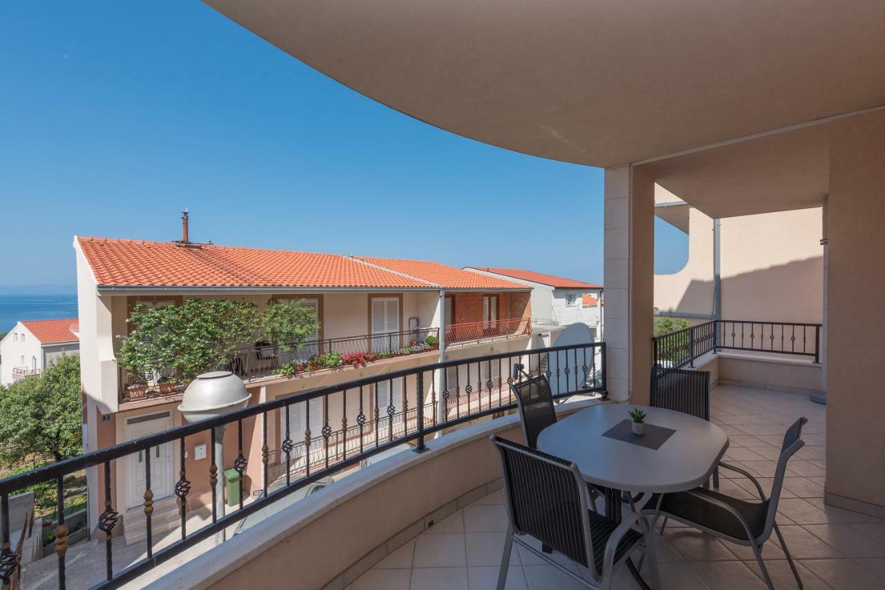 Apartments Naja Makarska Bagian luar foto